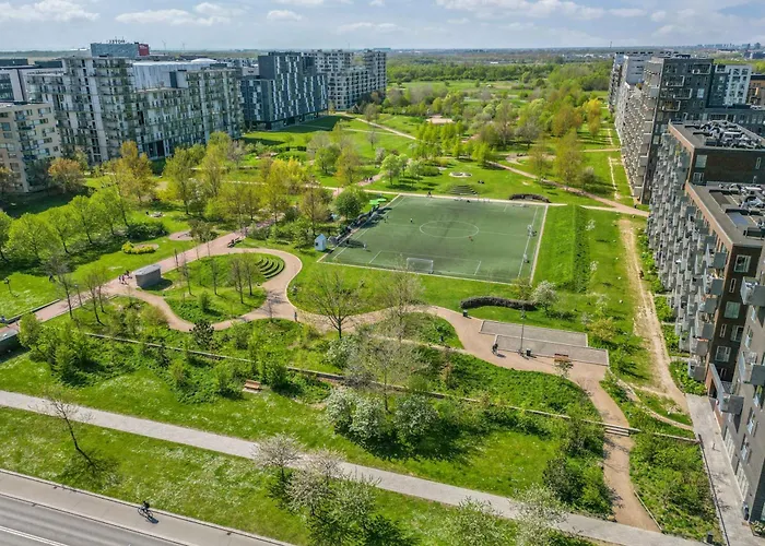 Stylish 3Br Apartment W Two Balconies