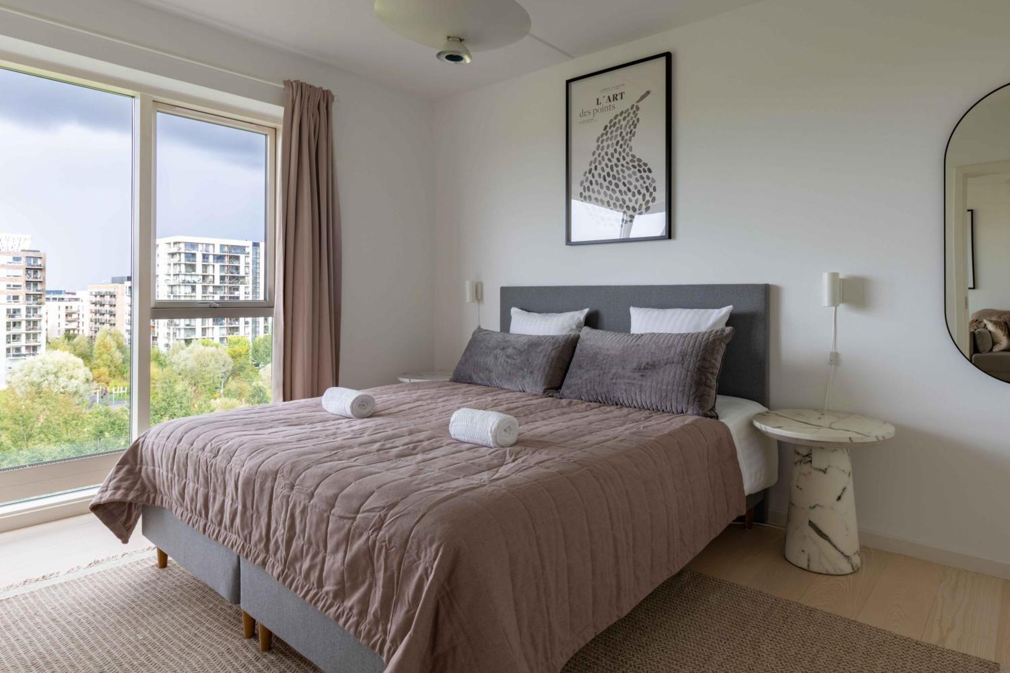 Stylish 3br W Two Balconies Leilighet *