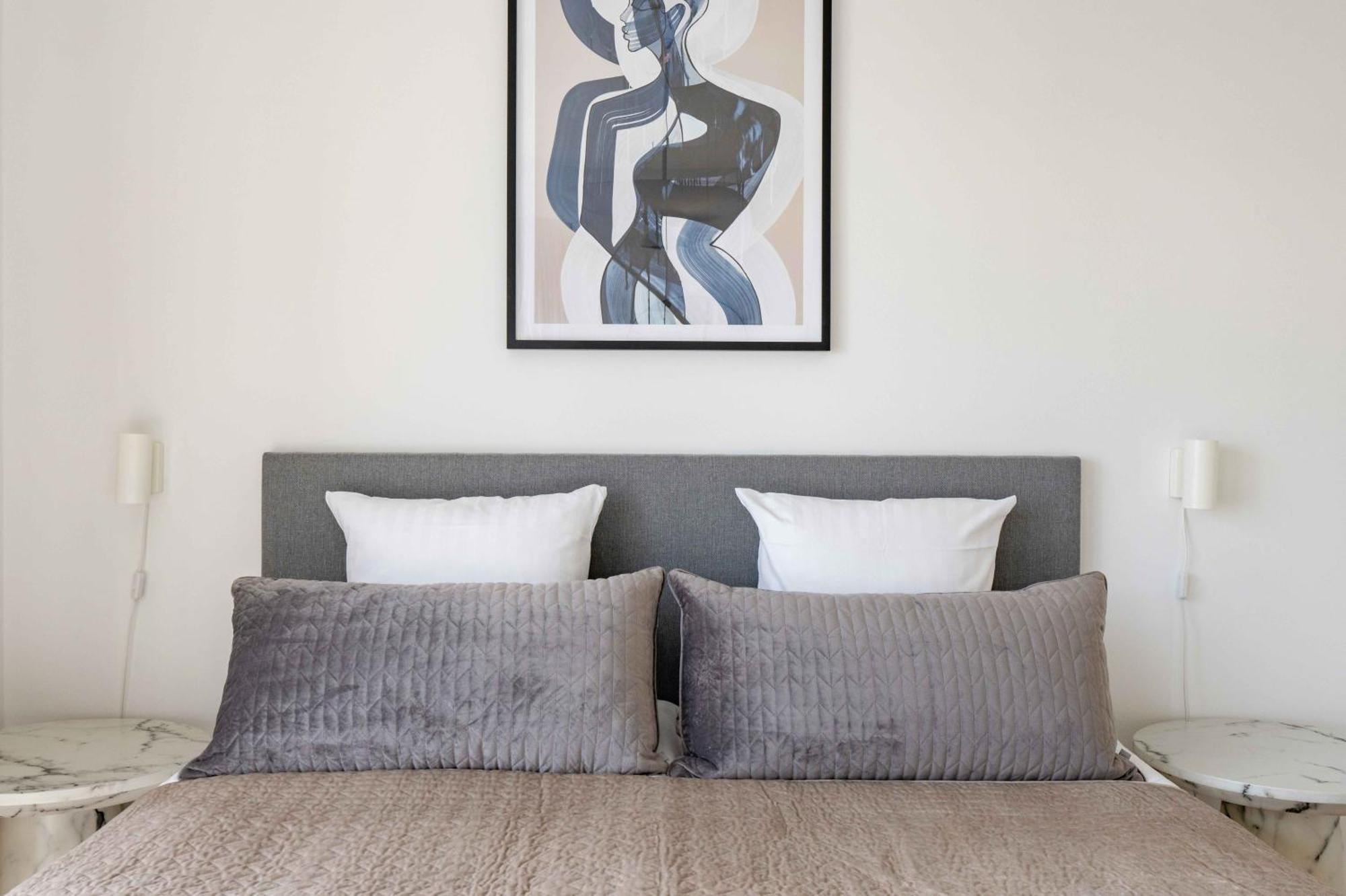 Stylish 3br W Two Balconies Apartment Kopenhagen