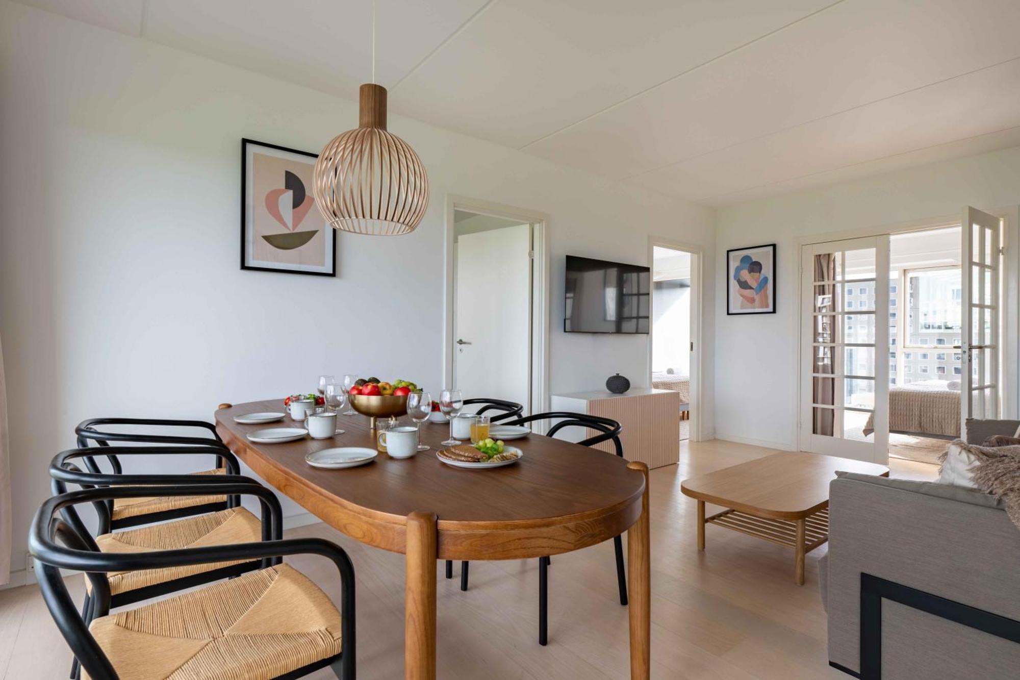 Stylish 3br W Two Balconies Leilighet København
